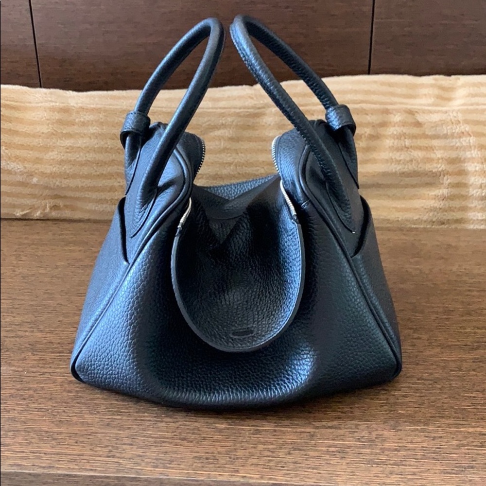 Black handbag no brand